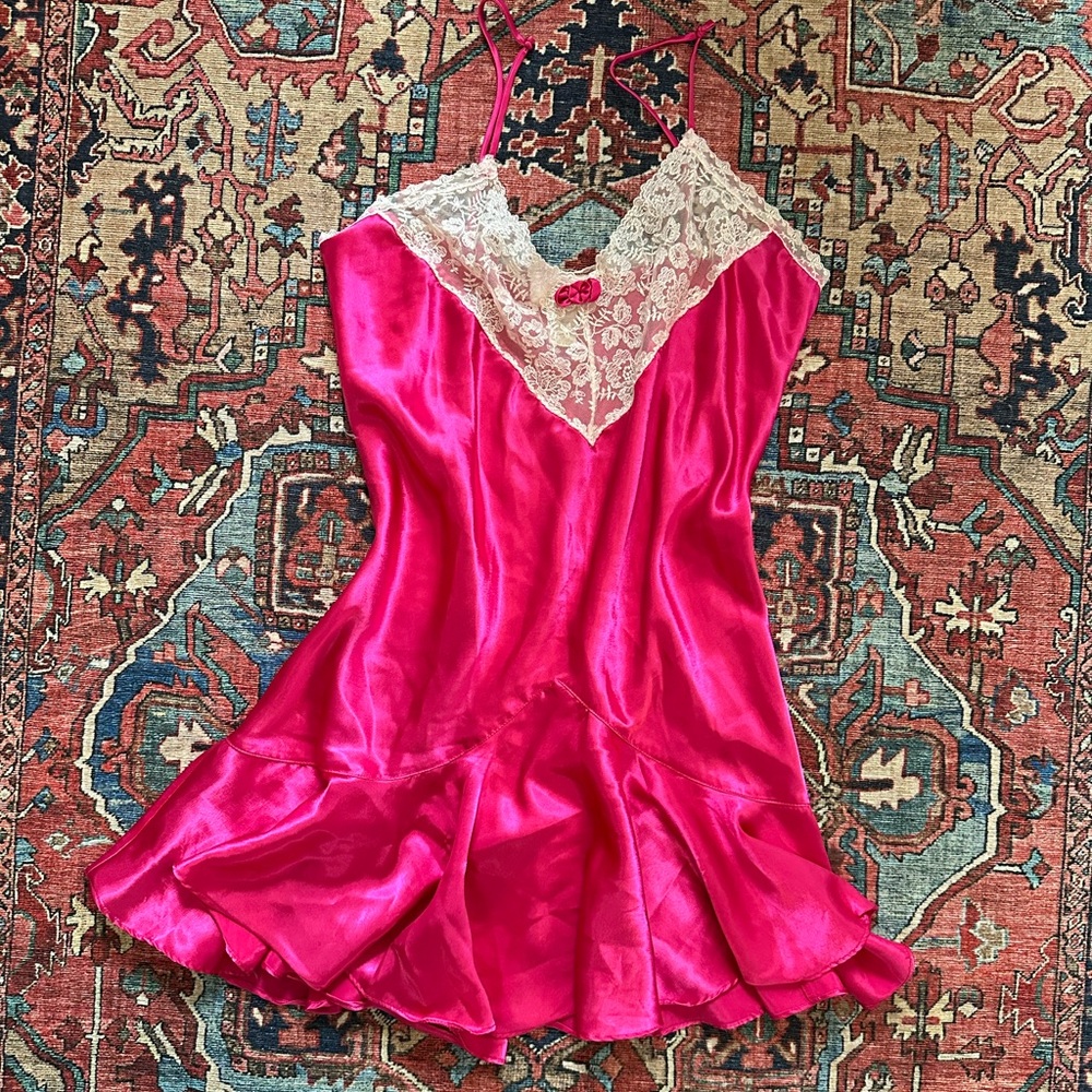 Vintage Victoria's Secret Gold Label Fuchsia Satin Chemise with Lace Size S